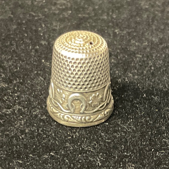 Vintage Ornate Silver Thimble - Picture 1 of 6